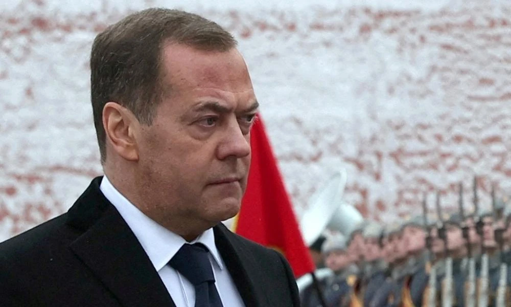 Μεντβέντεφ: Δημοσίευσε χάρτη της Ρωσίας που είχε μέσα και το Κίεβο